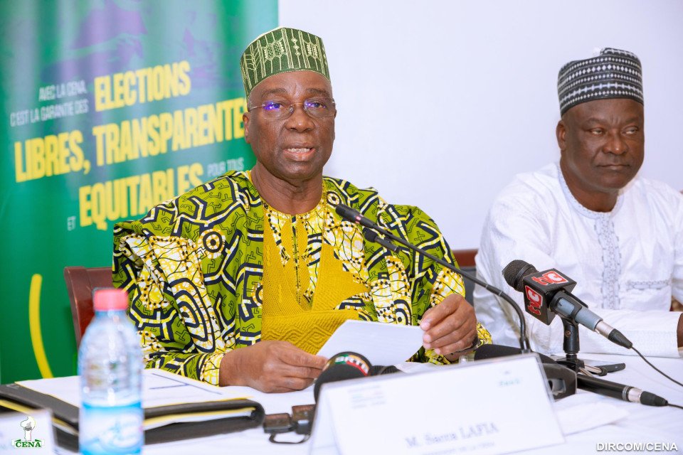 La Céna réunit les partis pour clarifier les modalités et rassurer sur le calendrier