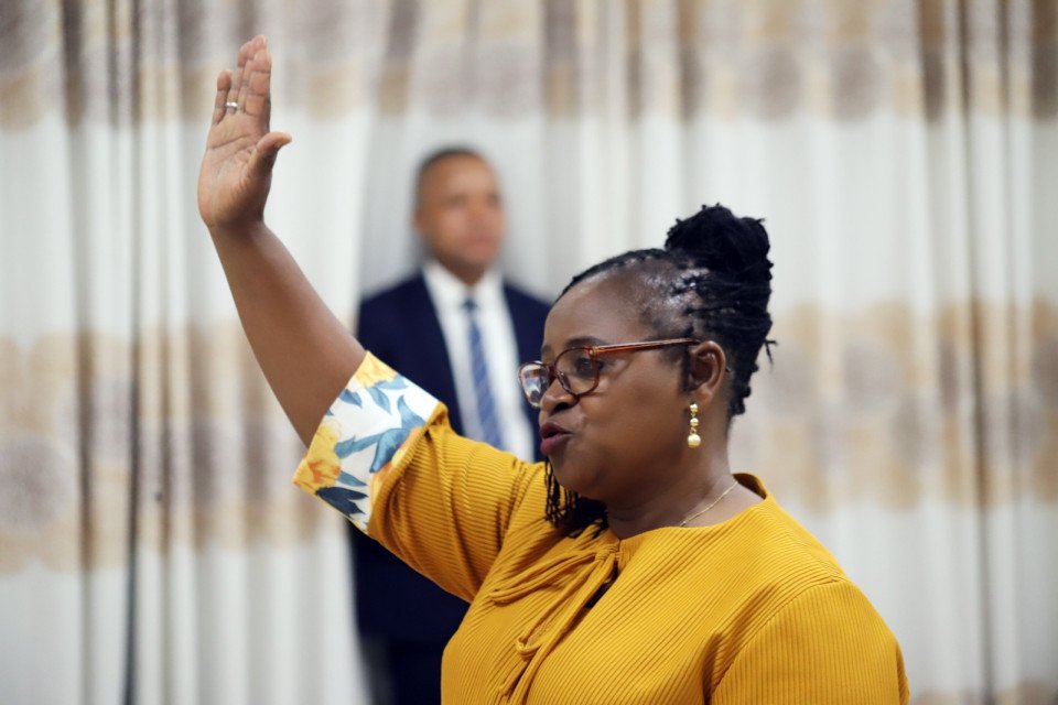 Prestation de serment de la Professeure Angèle Azon Kouanou 
