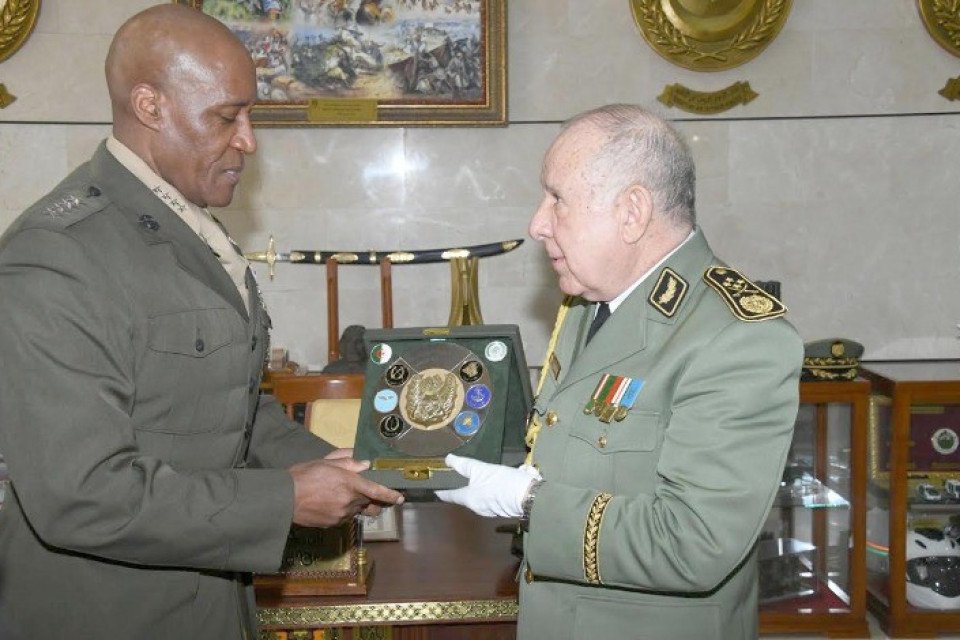 Le développement secret d’une base d’écoute américaine à Tiririne suscite des interrogations