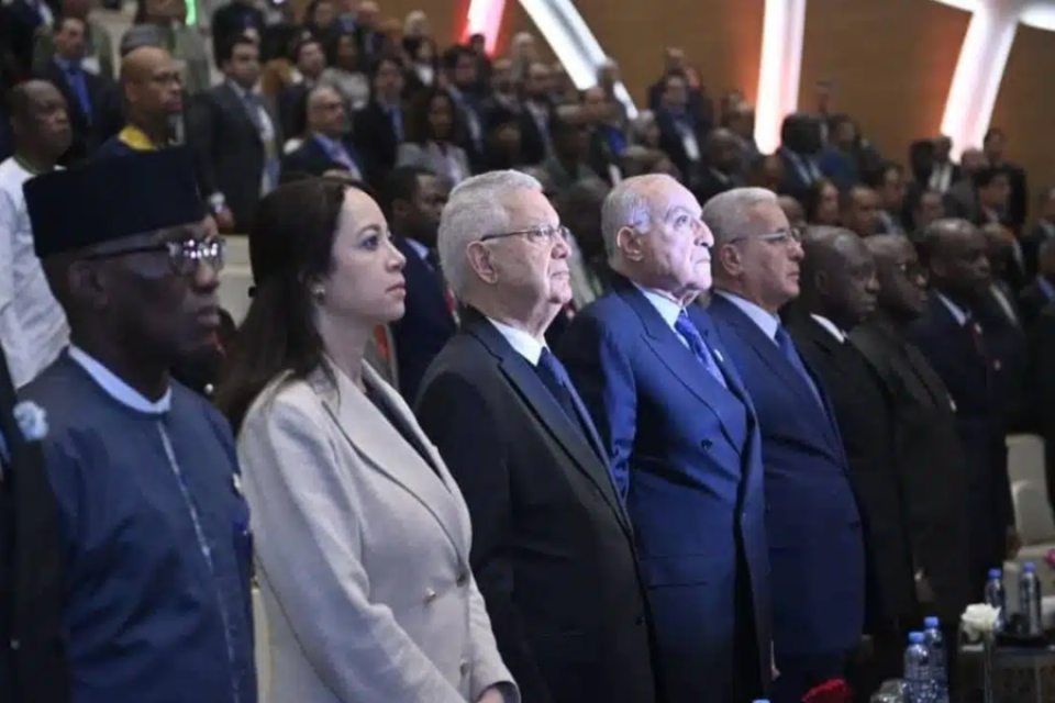 Alger au centre des enjeux mémoriels