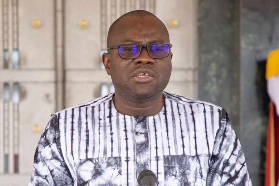 Les grandes entreprises sommées d’ériger leur siège dans le pays