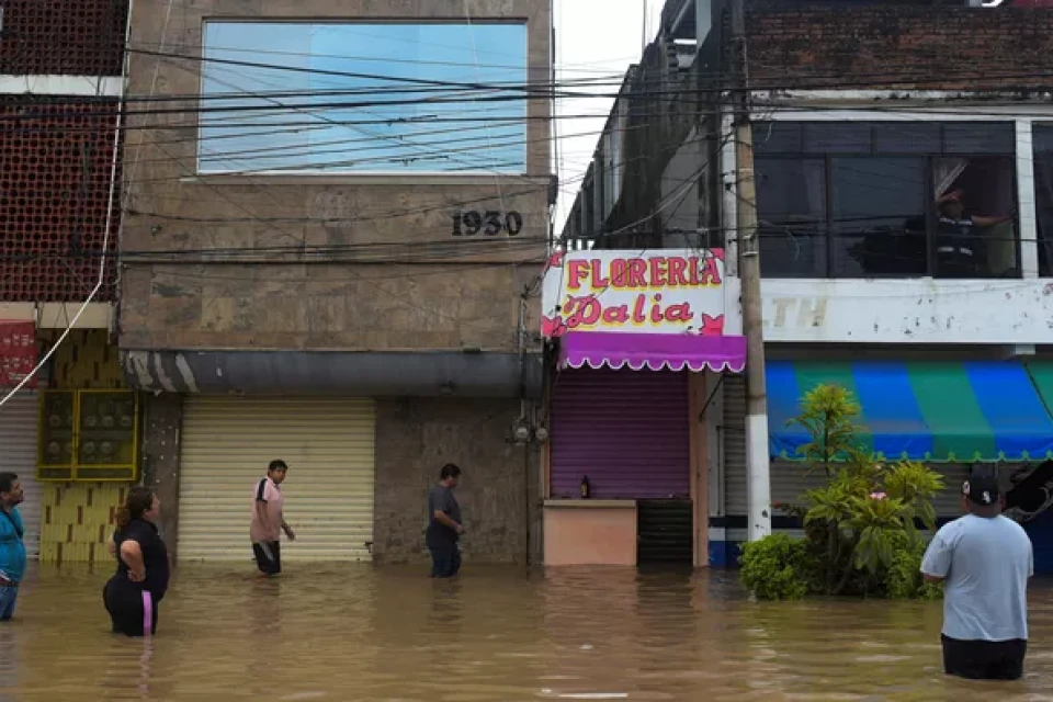 Au moins 64 morts et 65 disparus après des pluies torrentielles